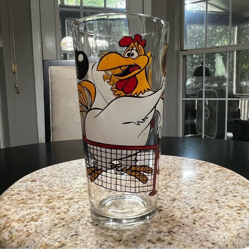 Vintage 1973 Foghorn Leghorn and Chickenhawk Tennis Match Pepsi Looney T…